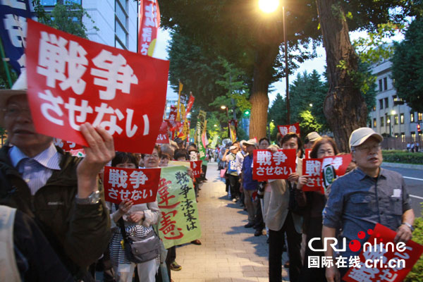 安保法案不得民心 日本市民连日在国会周围举行集会