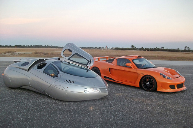 美國汽車設計師打造"外星汽車" 造型炫目