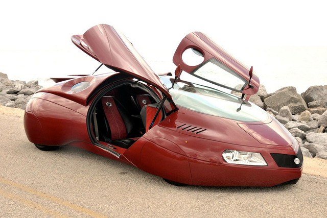 美国汽车设计师打造"外星汽车" 造型炫目