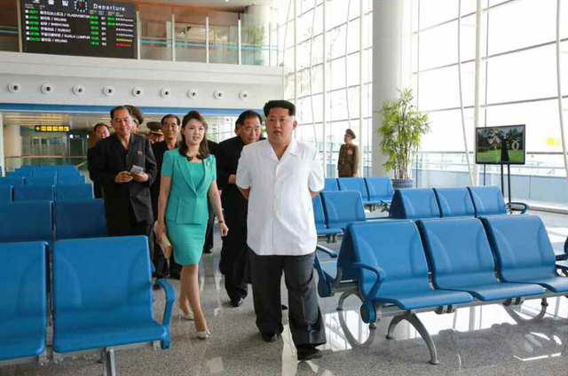 金正恩視察新機場 妻子和妹妹同時現身