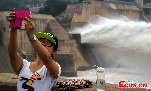 Xiaolangdi Waterfall-Watching Festival kicks off