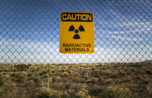 游客还可以参观世界上首枚原子弹被引爆的地方,即白沙导弹靶场.