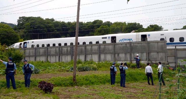 日本男子在新干线车内自焚 致多人死伤