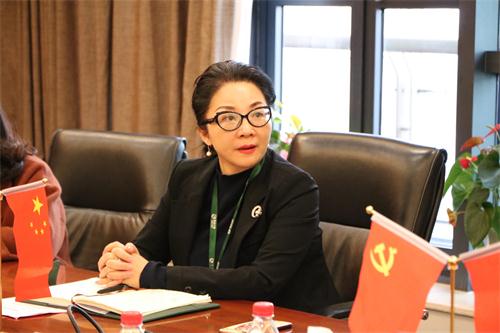 赖伟央同志,副总裁应小悦同志,方晓媚同志,陈华锋同志等数位人员出席