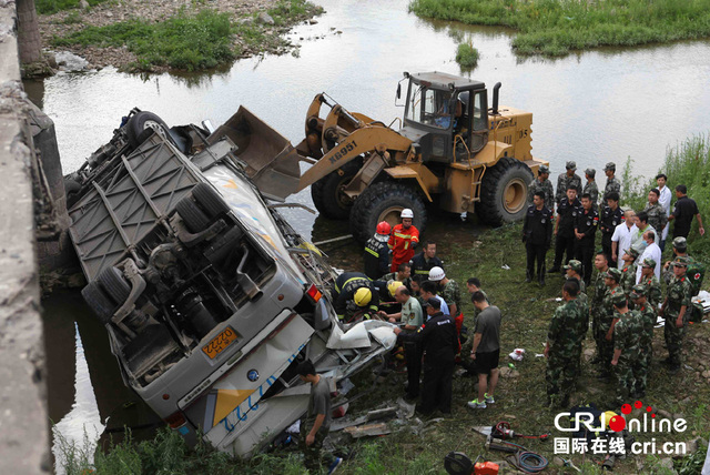 韩国旅游团吉林遭遇车祸 已致11人遇难含10名韩国人