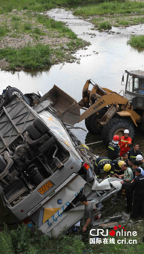 韩国旅游团吉林遭遇车祸 已致11人遇难含10名韩国人