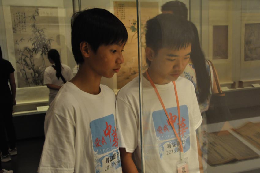 香港青少年访京团参观国家博物馆 重温历史缅怀先贤