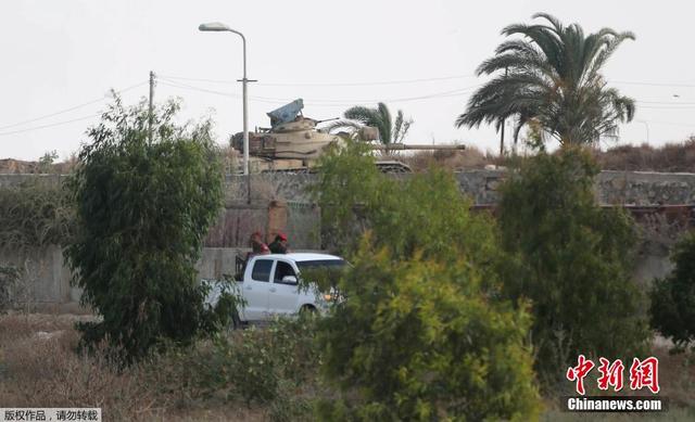 埃及多个军方检查站遭极端组织袭击 百人伤亡