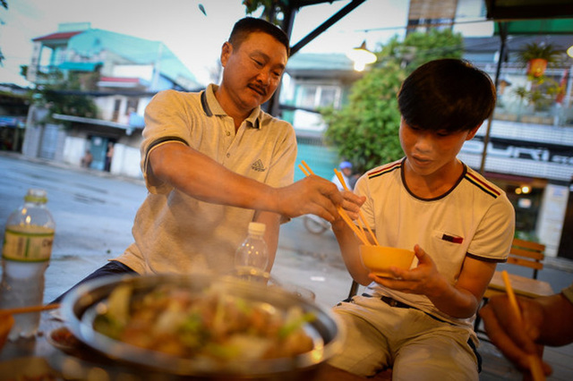 高考眾生相：越南考生吃冰激淩緩解壓力