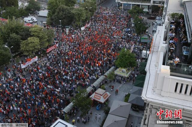 希腊全民公投在即 民众各自发声意见难统一