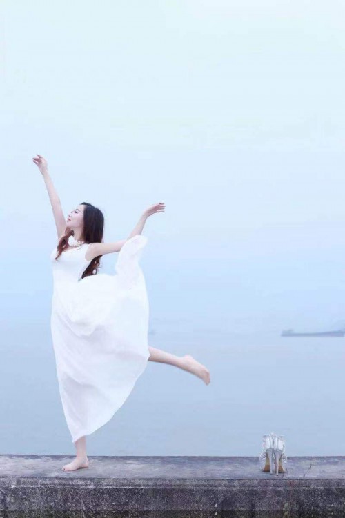 专访KK直播主播维维：百变风格舞出不设限人生