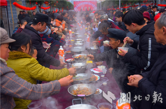 恩施：易遷安置點上的“迎春套餐”