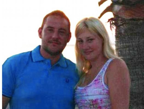 英國男子在突尼斯襲擊中保護未婚妻中三槍 平安出院