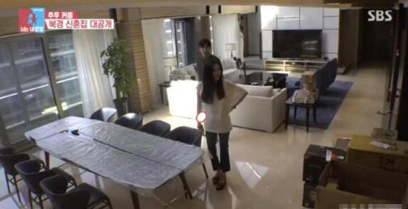 吴京客厅接地气 秋瓷炫爱巢客厅惊呆韩国人