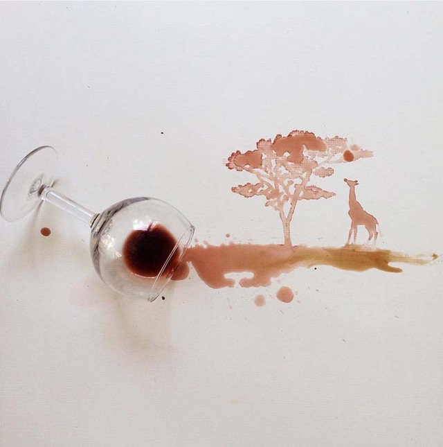 咖啡洒了不慌忙 意大利女艺术家用污渍作画