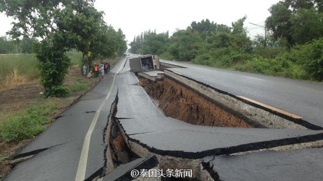 泰國乾旱缺水導致的道路塌陷 路面開裂百米