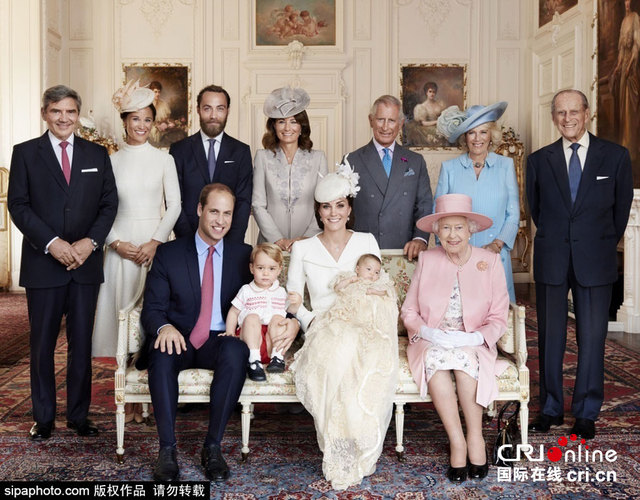 英王室发布威廉王子一家四口首张官方照