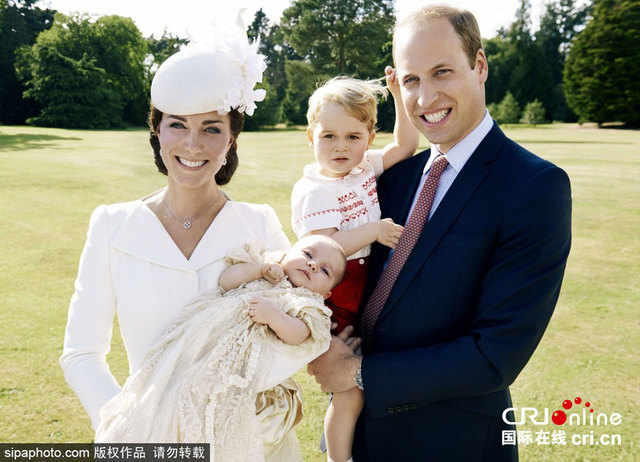 英王室发布威廉王子一家四口首张官方照