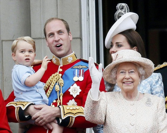 英国女王明年迎90大寿 王室将邀万人街头聚会