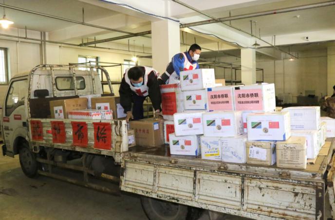 瀋陽僑聯募集的第二批海外僑胞捐贈醫用物資交付