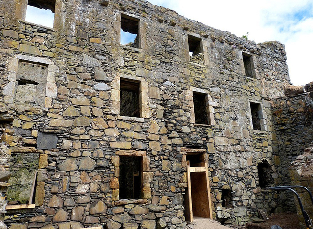 苏格兰800年古堡将变豪华酒店 改造中发现500年密室