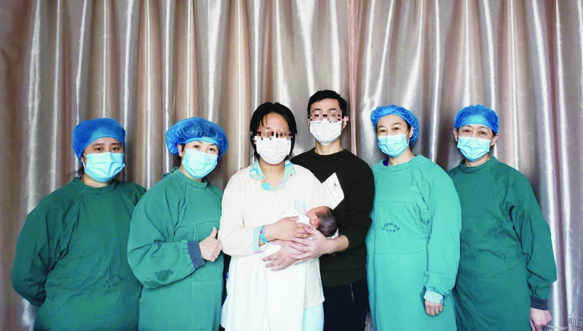 从武汉返长后分娩 特殊“全家福”背后故事多