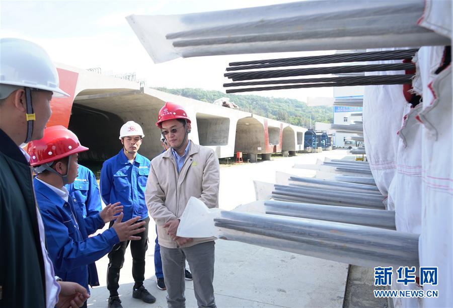 台胞参观新建福厦铁路建设工地