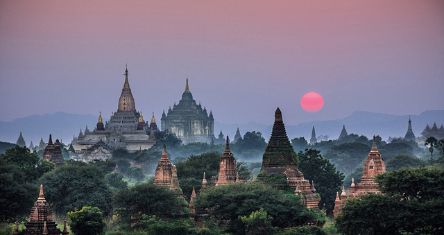 希思6年时间8次拜访缅甸拍摄这里的美景.