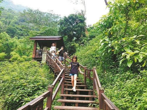 消暑好去處 台灣屏東涼山瀑布蝴蝶帶路