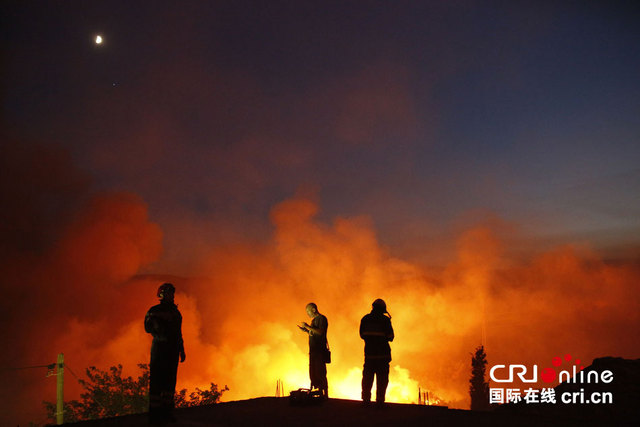 克罗地亚南部旅游胜地山火肆虐 游客居民被迫撤离