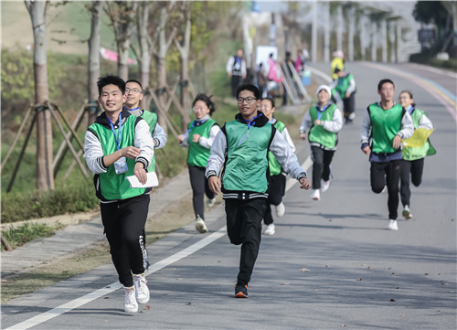 2020“一带一路”青少年户外运动挑战赛在南京开幕