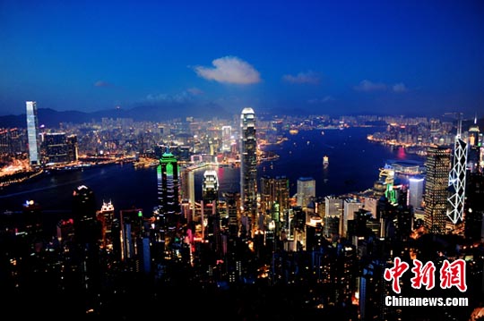 調查：政改告一段落 香港短期經濟前景樂觀者增