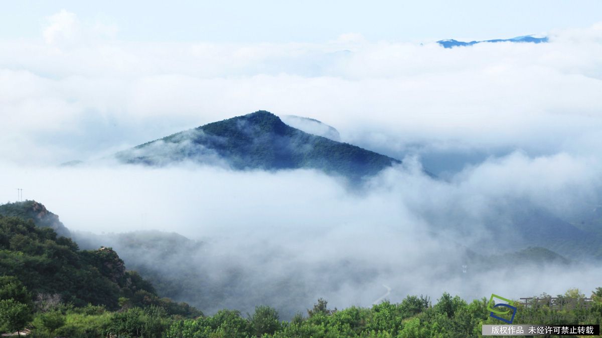 秋雨过后北京西山变身云海仙境