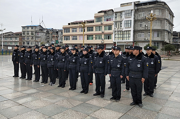 广元剑阁县鹤龄镇组建“雄关义警”志愿服务大队