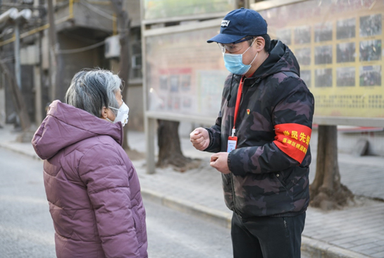 【戰“疫”·故事】社區工作人員服務居民忙 西安市蓮湖區送來溫暖關懷