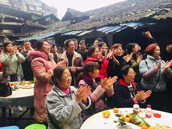 宜宾翠屏：告别漏雨串架房 65户居民领取新房钥匙、补助款