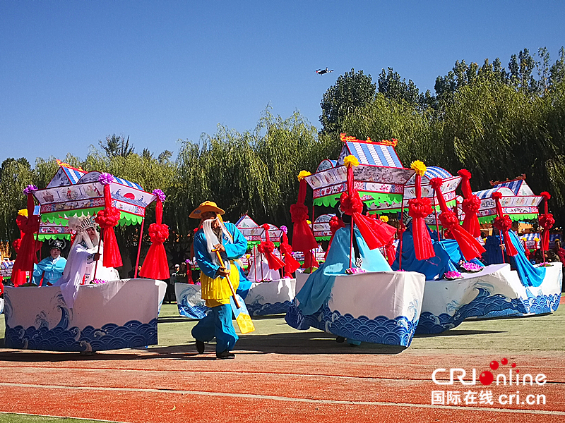 “Praising for the Reform and Opening-up and Celebrating the Chinese Farmers’ Harvest Festival” – Hundreds of Land Boats Competing in Yanqing