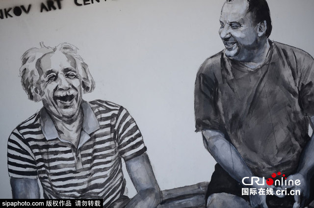 保加利亞小鎮街頭塗鴉 世界名人"大聚會" 保加利亞小鎮街頭塗鴉 世界名人"大聚會"