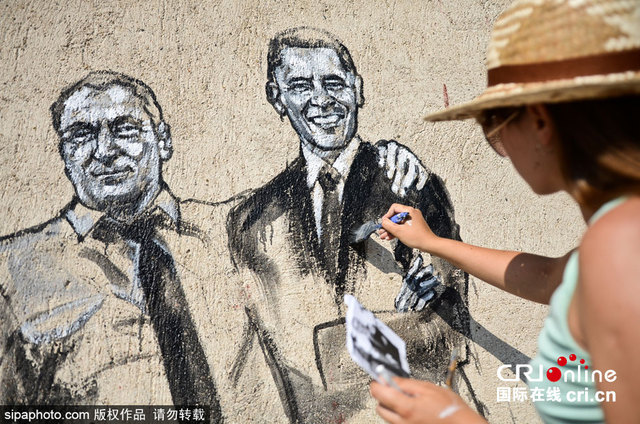 保加利亞小鎮街頭塗鴉 世界名人"大聚會" 保加利亞小鎮街頭塗鴉 世界名人"大聚會"