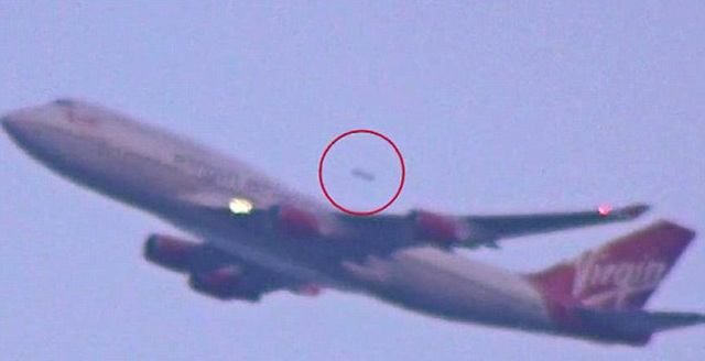 紐約肯尼迪機場驚現UFO 高速超過正在起飛客機