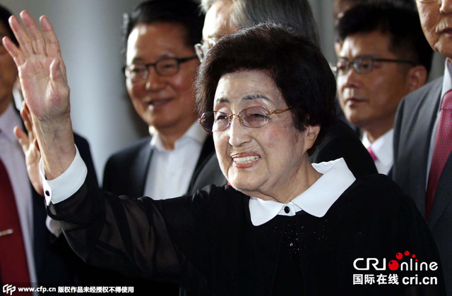 韩前总统金大中遗孀一行启程访朝 曾遭“炸机”威胁