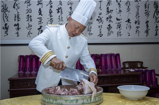 【中國夢•大國工匠篇】元老級中國烹飪大師趙留安：一輩子就吃“廚師”這一碗飯