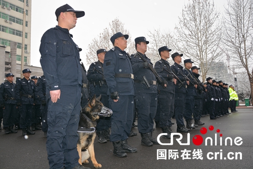 【河南在线列表】三门峡：渑池公安护航新春佳节