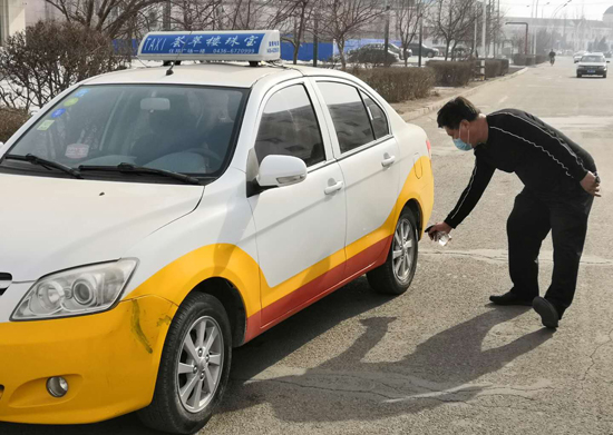 13【吉林 供稿】吉林省洮南市：公交車、計程車、客運班車恢復運營與強化防控“齊步走”