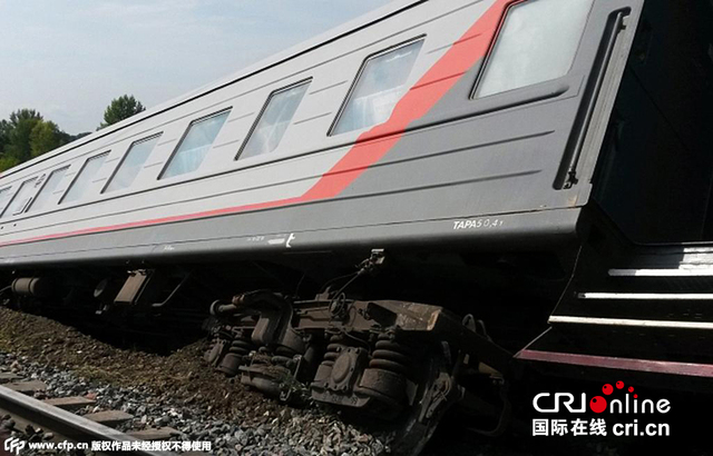 俄罗斯一客运火车发生脱轨事故