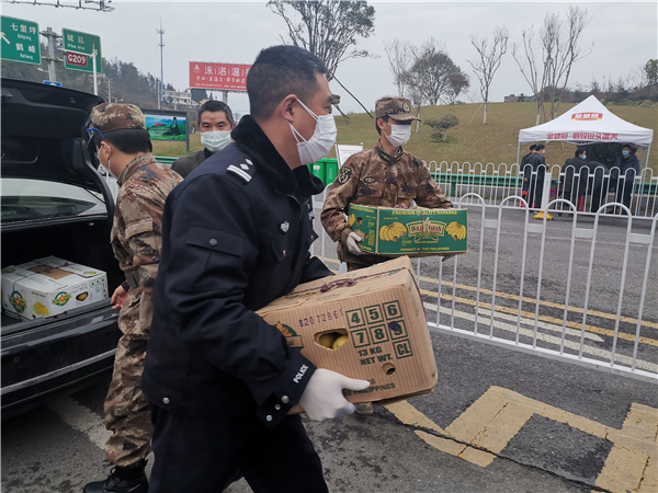 【湖北】河北唐山退役軍人創業基地捐贈30噸果蔬運抵恩施