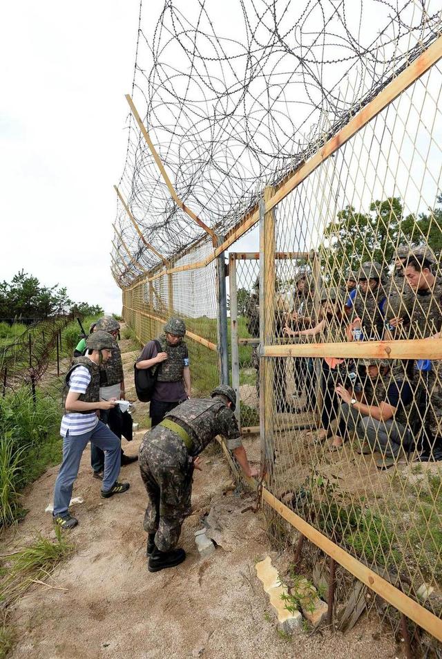 韓軍人在朝韓非軍事區被地雷炸傷現場曝光