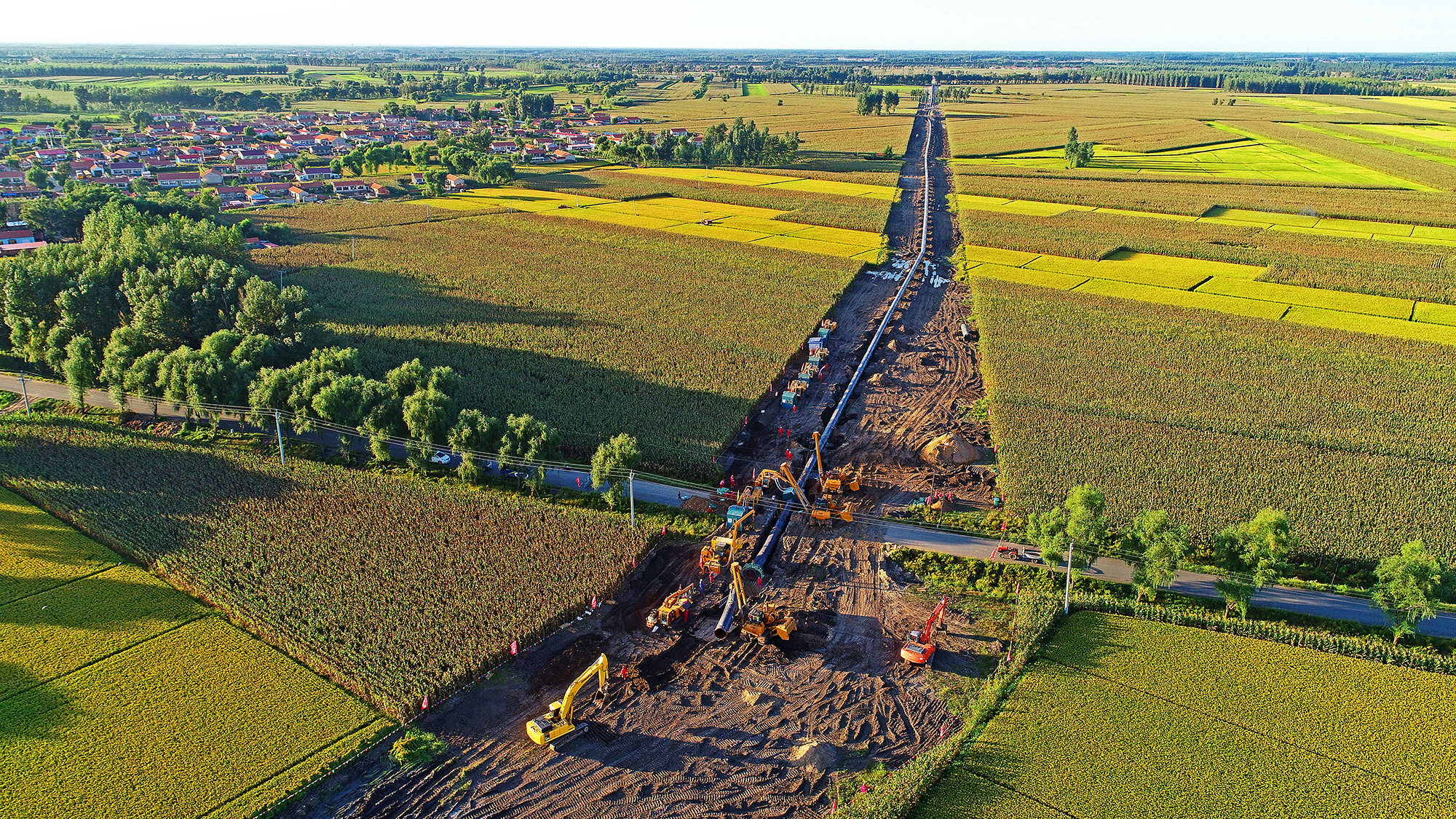 中俄东线天然气管道中段正式投产运营 俄罗斯天然气即日抵达京津冀腹地