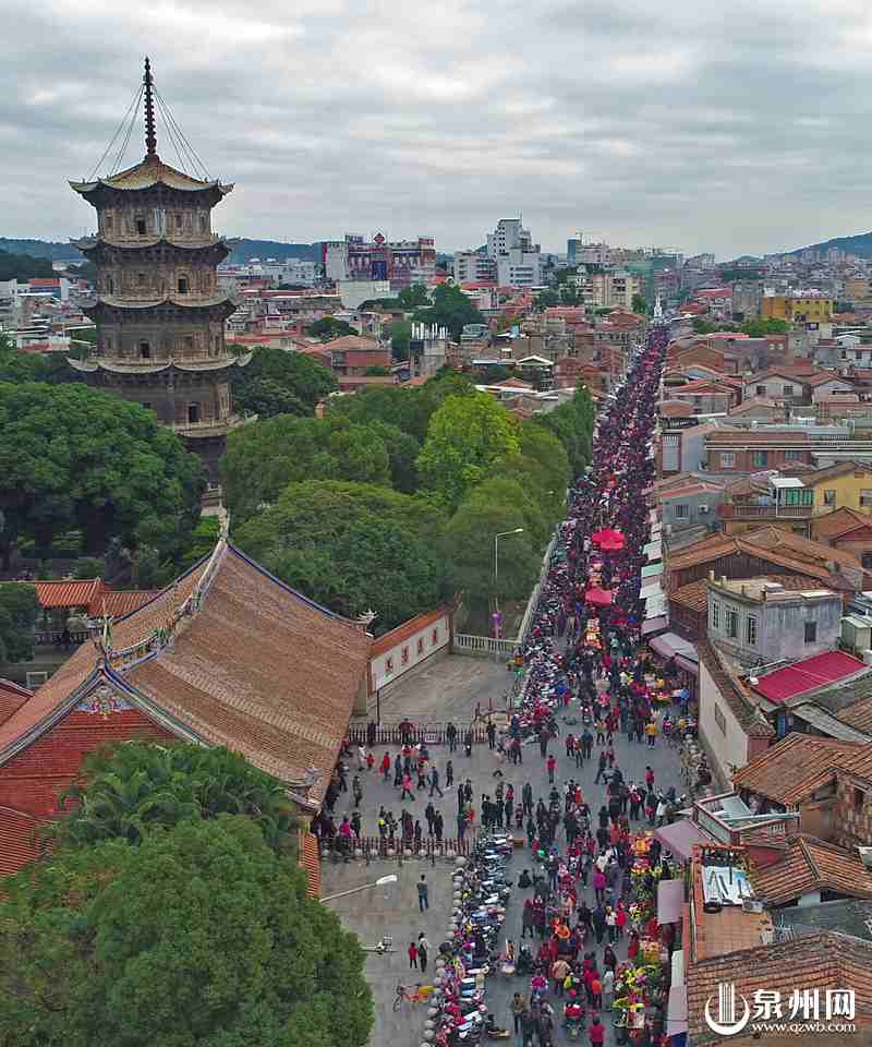 新年小长假泉州西街热闹火爆