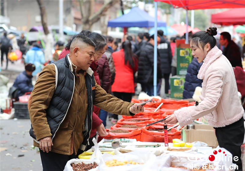 贵州玉屏：“赶年场”“购年货”乡村年味浓（组图）